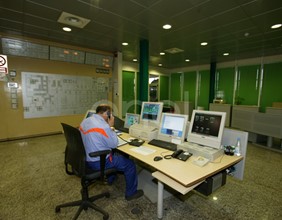 Tecnici in sala comando e controllo