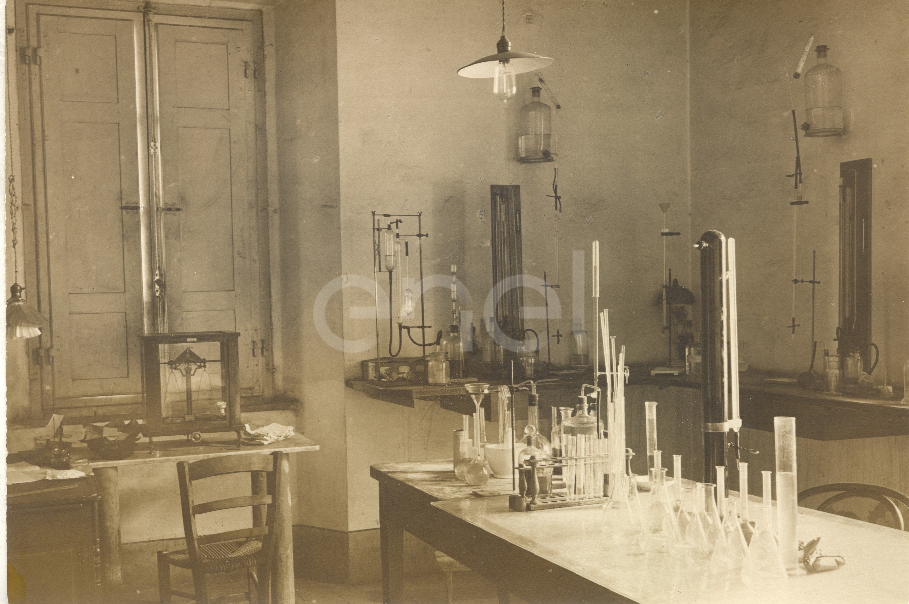 Settore chimico. Laboratori. Centro studi. Larderello.
