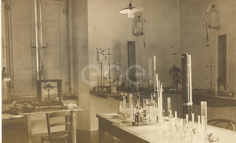 Settore chimico. Laboratori. Centro studi. Larderello.
