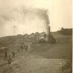 Fabbrica di Larderello. Esplosione di vari soffioni. 1906-1930.