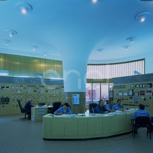 Tecnici In Sala Quadri Archivio Storico Enel