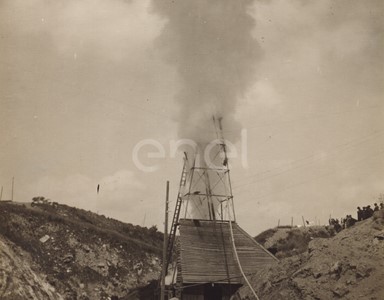 Larderello. Esplosione di vari soffioni.