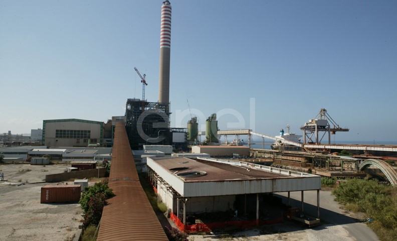 Veduta della centrale dal carbonile