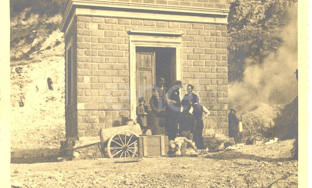 Pozzuoli. Visita di studio del Principe P.Ginori Conti e collaboratori alle solfatare. 1937.