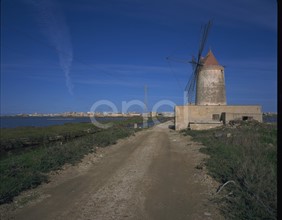 Linea MT e vecchio mulino