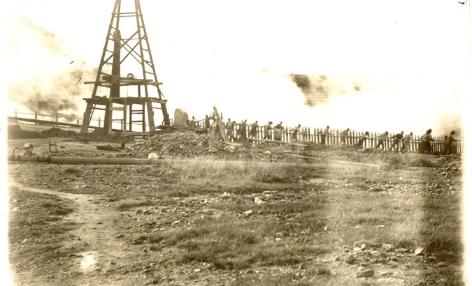 Fabbrica di Larderello. Esplosione di vari soffioni. 1906-1930.