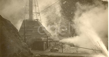 Fabbrica di Larderello. Vari soffioni perforati nel periodo 1897/1930.