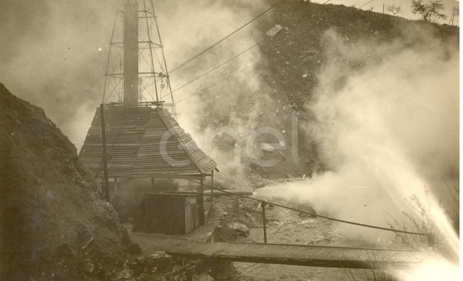 Fabbrica di Larderello. Vari soffioni perforati nel periodo 1897/1930.