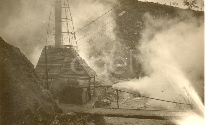 Fabbrica di Larderello. Vari soffioni perforati nel periodo 1897/1930.