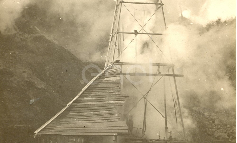 Fabbrica di Larderello. Vari soffioni perforati nel periodo 1897/1930.