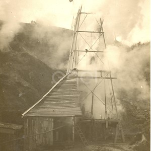 Fabbrica di Larderello. Vari soffioni perforati nel periodo 1897/1930.