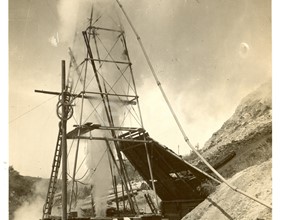 Larderello. Esplosione di vari soffioni.