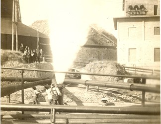 Fabbrica di Larderello. Misurazione soffioni.