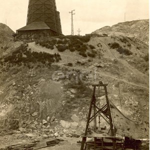 Fabbrica di Larderello. Esplosione di vari soffioni. 1906-1930.