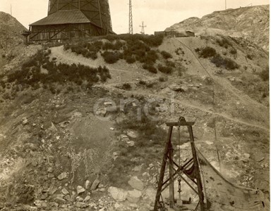 Fabbrica di Larderello. Esplosione di vari soffioni. 1906-1930.