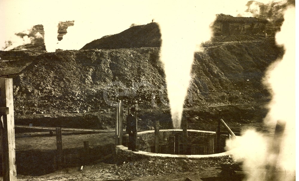Fabbrica di Larderello. Vari soffioni perforati nel periodo 1897/1930.