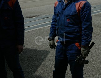 Operai e automezzi ENEL