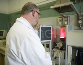 Analisi chimiche in laboratorio: studio del materiale proveniente dai carotaggi nel bacino di larderello