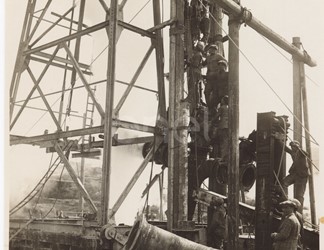 Larderello e Lago. Vari tipi di impianti per sondaggi.