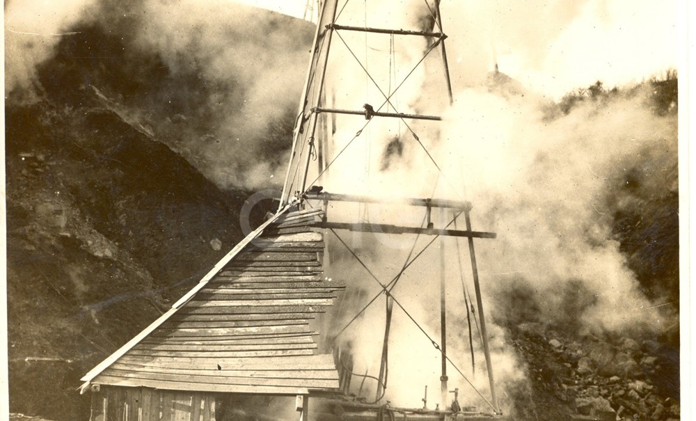 Fabbrica di Larderello. Vari soffioni perforati nel periodo 1897/1930.