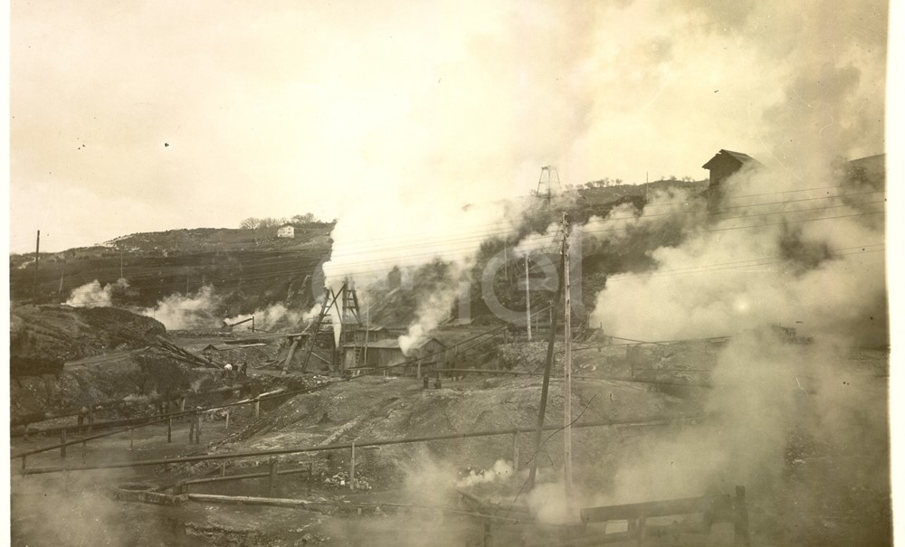 Fabbrica di Larderello. Misurazione soffioni.