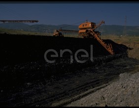 Banco di lignite e carico dei nastri trasportatori