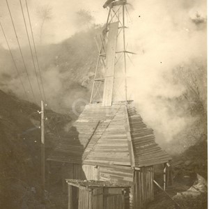 Fabbrica di Larderello. Vari soffioni perforati nel periodo 1897/1930.