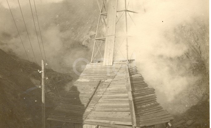 Fabbrica di Larderello. Vari soffioni perforati nel periodo 1897/1930.