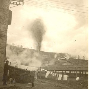 Fabbrica di Larderello. Esplosione di vari soffioni. 1906-1930.