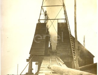 Fabbrica di Larderello. Vari soffioni perforati nel periodo 1897/1930.