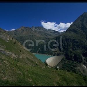Lago e diga