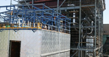 Cantiere della centrale di Sulcis con le caldaie in costruzione